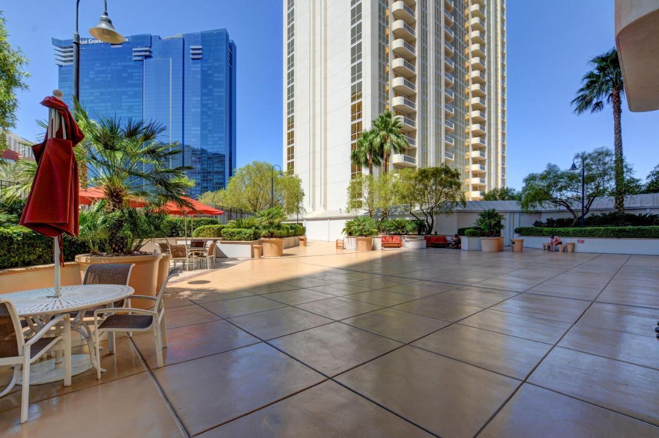 Mgm Signature-27-805 F1 Track & Strip View Balcony Las Vegas Bagian luar foto